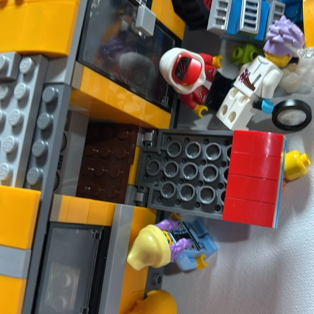 LEGO Hidden Side Paranormal Intercept Bus 3000 70423 Augmented Reality (AR)